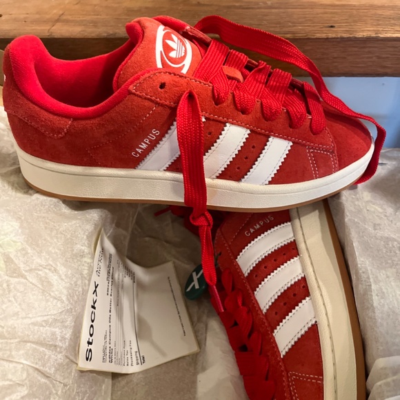 Men’s 8.5 red and white Campus 00s - Picture 3 of 4